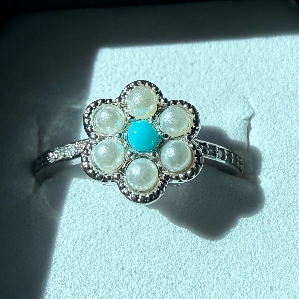NEW! Pretty Bird Jewelry Flower Ring with Turquoise Center and Pearl Accents